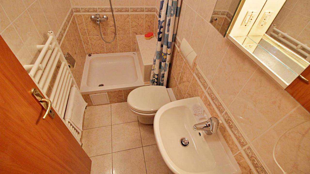 אומיס Apartment Ora מראה חיצוני תמונה