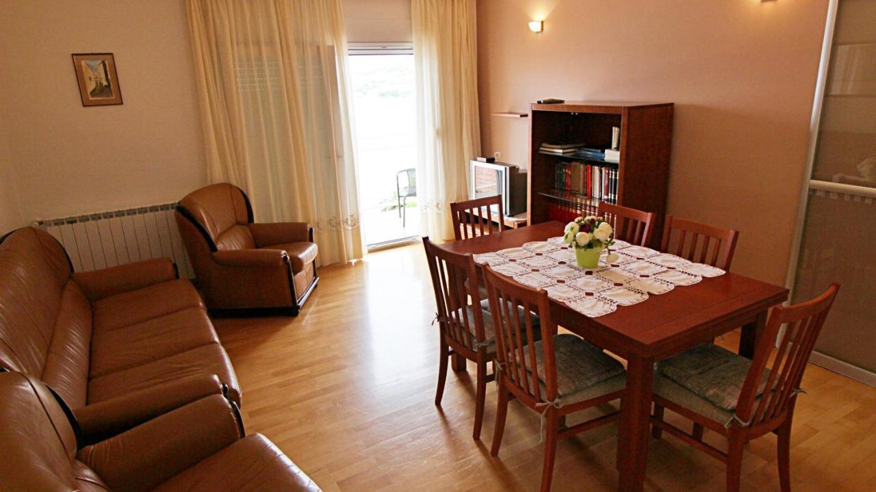 אומיס Apartment Ora מראה חיצוני תמונה