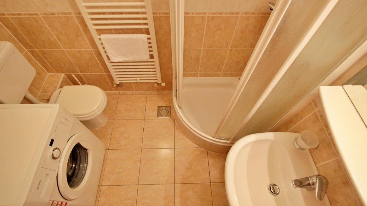 אומיס Apartment Ora מראה חיצוני תמונה